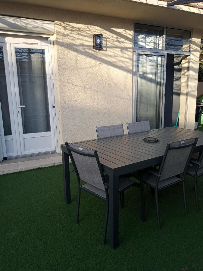 Villa J Et V Bedarrides Экстерьер фото